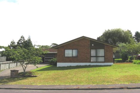 Photo of property in 10 Ronald Macken Place, Windsor Park, Auckland, 0632