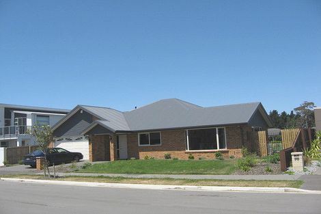 Photo of property in 64 Reka Street, Parklands, Christchurch, 8083