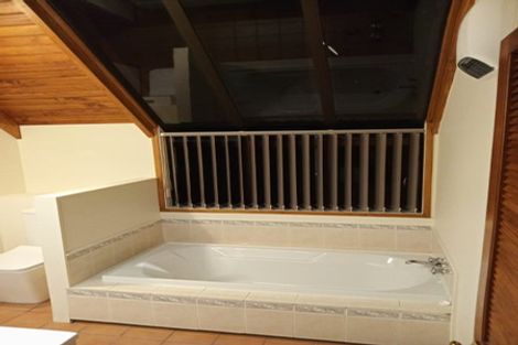 Photo of property in 55 Onewa Road, Northcote, Auckland, 0627