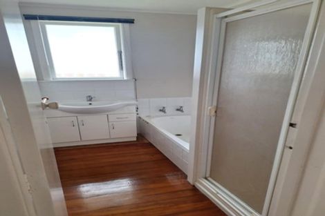 Photo of property in 33 Henderson Crescent, Parkvale, Tauranga, 3112