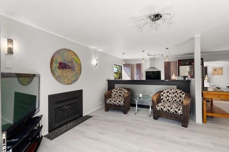 Photo of property in 137 The Fairway, Matarangi, Whitianga, 3592