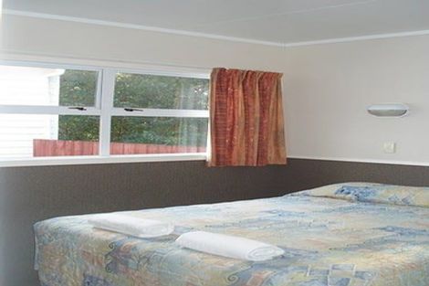 Photo of property in 52 Northcote Road, Northcote, Christchurch, 8052