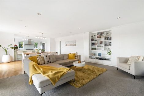 Photo of property in 68 Exmouth Road, Northcote, Auckland, 0627