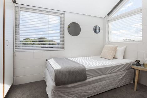 Photo of property in 21 Newbridge Place, Ilam, Christchurch, 8041