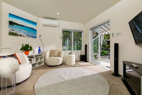 Photo of property in 2/5a Galaxy Drive, Mairangi Bay, Auckland, 0630