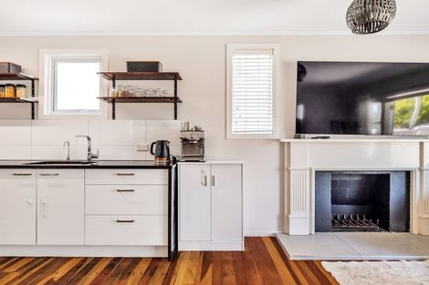 Photo of property in 90 Glendale Road, Glen Eden, Auckland, 0602