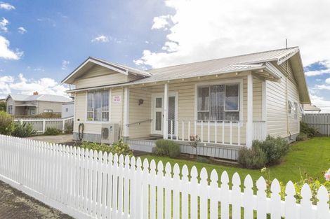 Photo of property in 51 Allardice Street, Dannevirke, 4930