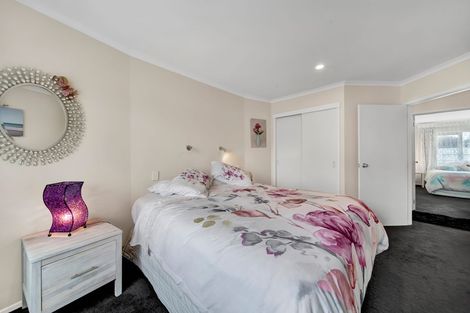 Photo of property in 24 Park Lane, Waitara, 4320