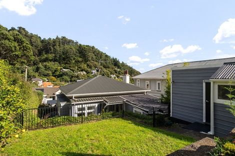 Photo of property in 25 Totara Street, Eastbourne, Lower Hutt, 5013