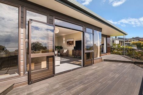 Photo of property in 146 Pacific Parade, Army Bay, Whangaparaoa, 0930