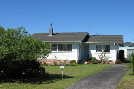 Photo of property in 53 Divich Avenue, Te Atatu South, Auckland, 0610