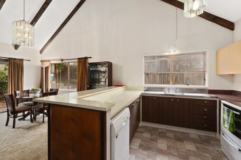 Photo of property in 2/1 Trelawny Place, Hillcrest, Auckland, 0627