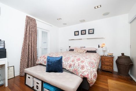 Photo of property in 74 Forest Hill Road, Henderson, Auckland, 0612