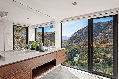 Photo of property in 12 Crows Nest Road, Arthurs Point, Queenstown, 9371