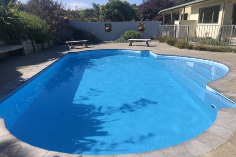 Photo of property in 2 Southleigh, Raumati South, Paraparaumu, 5032