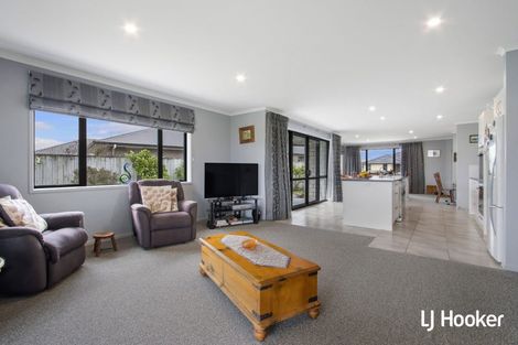 Photo of property in 11 Reel Road, Athenree, Waihi Beach, 3611