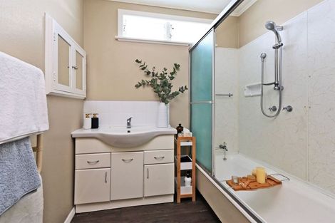 Photo of property in 2/65 Middle Road, Havelock North, 4130