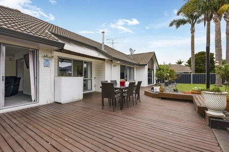 Photo of property in 19 Perotti Place, Conifer Grove, Takanini, 2112