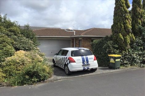 Photo of property in 1 Bosnyak Drive, Te Atatu South, Auckland, 0610