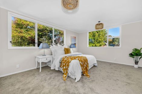 Photo of property in 30 Becker Drive, Weymouth, Auckland, 2103