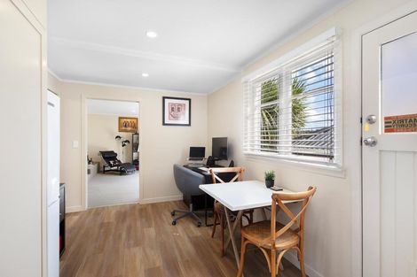 Photo of property in 88 Queenstown Road, Onehunga, Auckland, 1061