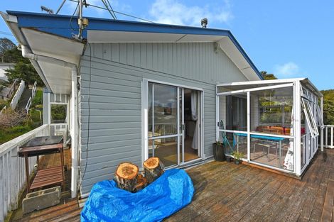 Photo of property in 32 Castle Crescent, Stokes Valley, Lower Hutt, 5019