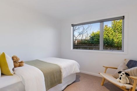 Photo of property in 5 Cedar Drive, Kelvin Heights, Queenstown, 9300