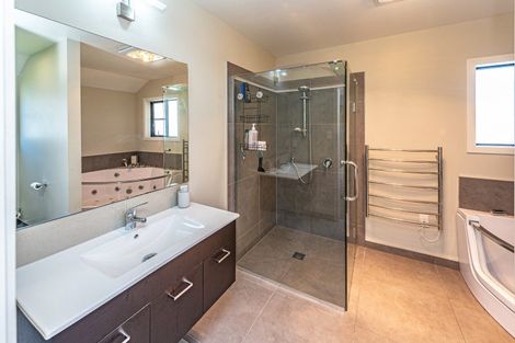 Photo of property in 33 Edith Collier Drive, Otamatea, Whanganui, 4500