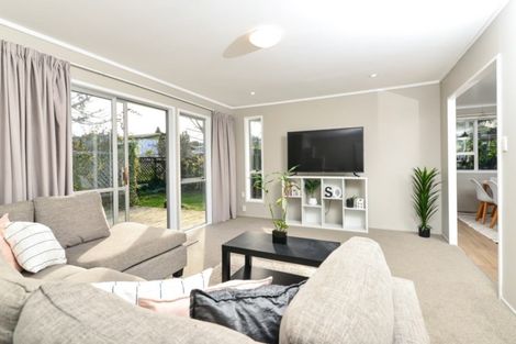 Photo of property in 2 Montana Place, Dinsdale, Hamilton, 3204