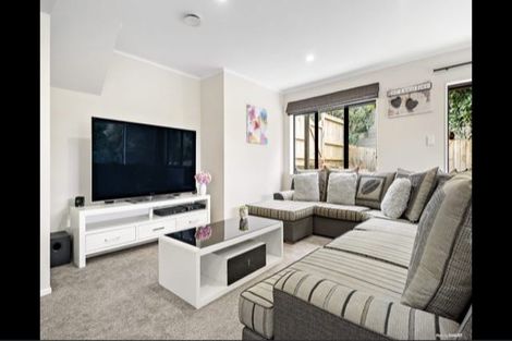 Photo of property in 18 The Glade North, Pukekohe, 2120