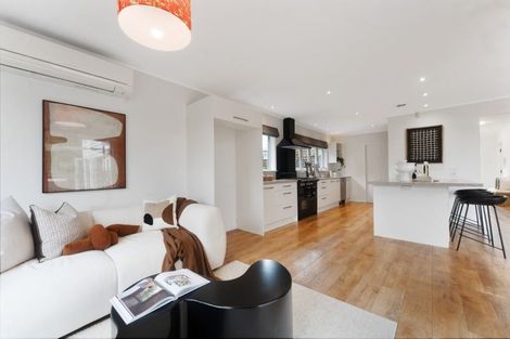 Photo of property in 90 Exmouth Road, Northcote, Auckland, 0627