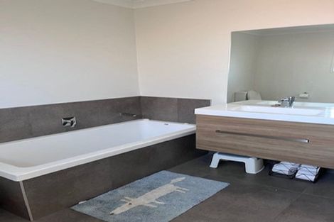 Photo of property in 9 Tahapa Crescent, Meadowbank, Auckland, 1072