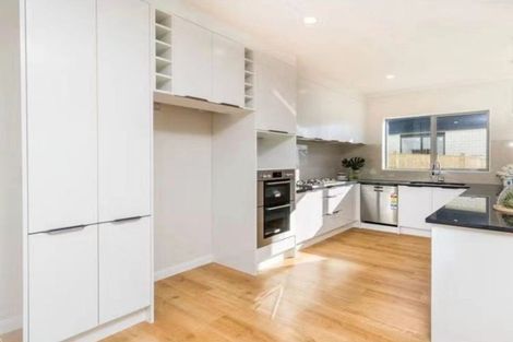 Photo of property in 11 Mettam Drive, Swanson, Auckland, 0614