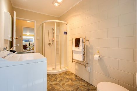 Photo of property in 2/1 Gardiner Street, Westshore, Napier, 4110