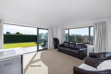 Photo of property in 140 Johns Road, Rangiora, 7400