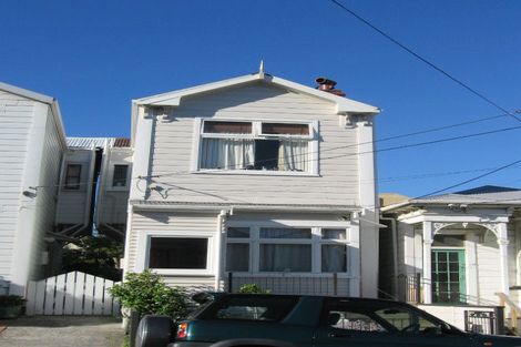 Photo of property in 16 Caroline Street, Mount Victoria, Wellington, 6011
