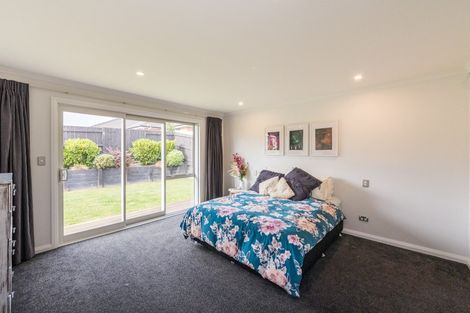 Photo of property in 10 Silicon Way, Fitzherbert, Palmerston North, 4410