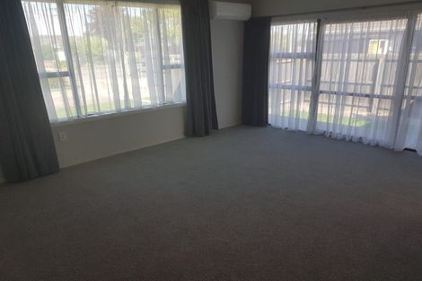 Photo of property in 11 Dinton Street, Russley, Christchurch, 8042