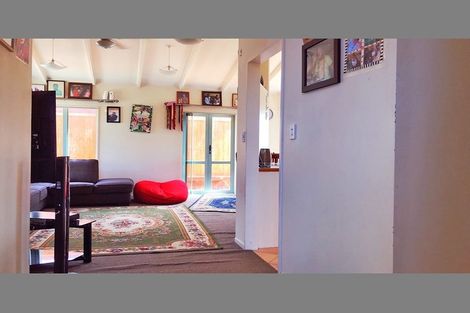 Photo of property in 1 Gala Place, Henderson, Auckland, 0612