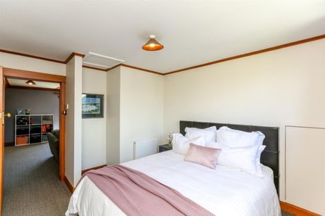 Photo of property in 41 Hamblyn Street, Strandon, New Plymouth, 4312