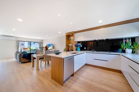 Photo of property in 8 Meritage Lane, Te Atatu South, Auckland, 0610