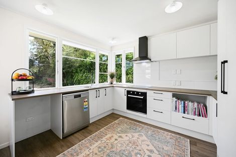 Photo of property in 15 Paul Crescent, Fairfield, Hamilton, 3214