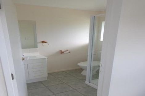 Photo of property in 6 Lantana Road, Green Bay, Auckland, 0604