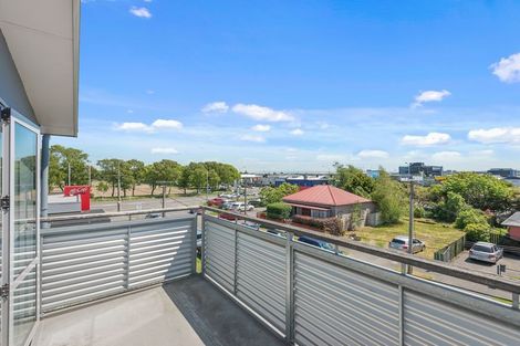 Photo of property in 3/8 Hutcheson Street, Sydenham, Christchurch, 8023