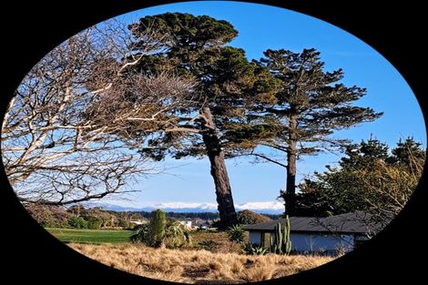 Photo of property in 17 Orlando Crescent, Waimairi Beach, Christchurch, 8083