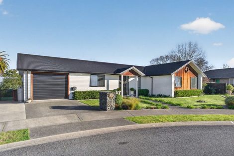 Photo of property in 23 Tarata Grove, Lansdowne, Masterton, 5810
