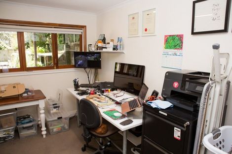 Photo of property in 17 Ranui Crescent, Khandallah, Wellington, 6035