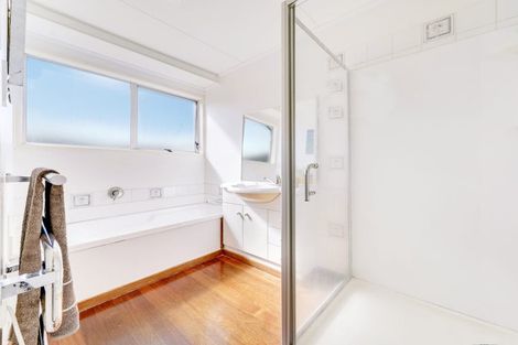 Photo of property in 2 Lipton Grove, Opaheke, Papakura, 2113