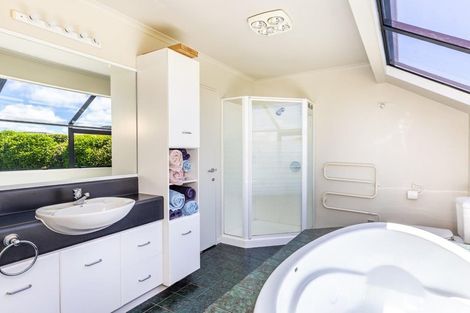 Photo of property in 78 Harvey Street, Waipahihi, Taupo, 3330