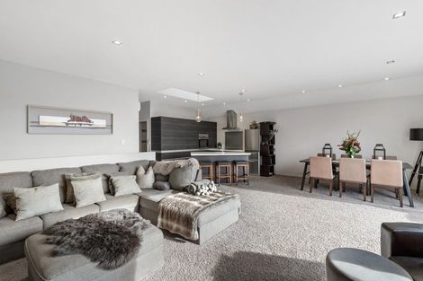 Photo of property in 31 Rannoch Drive, Jacks Point, Queenstown, 9371